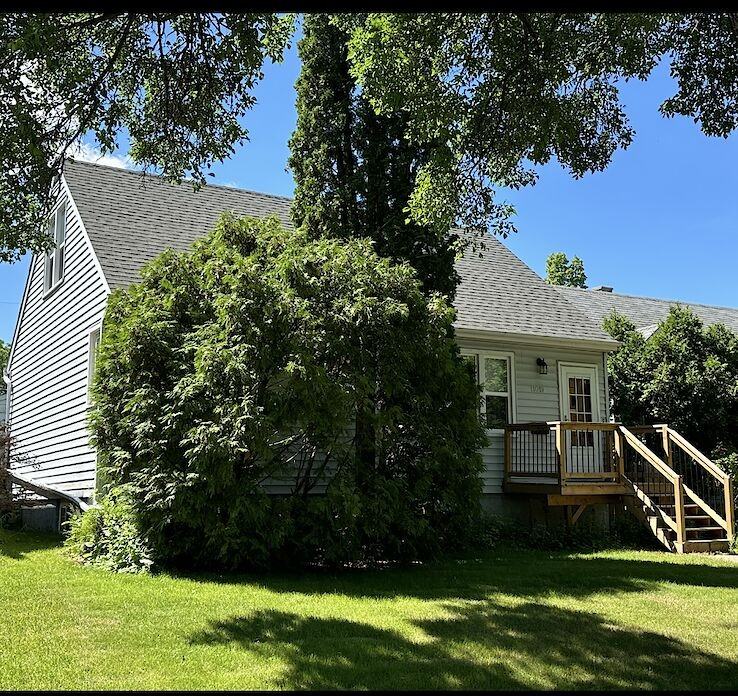 11019 64 Ave Nw - Photo 2 of 7