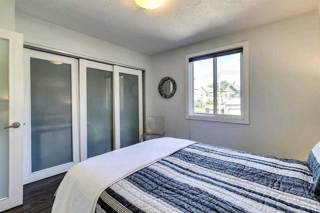 526 22 Ave Sw - Photo 5 of 20