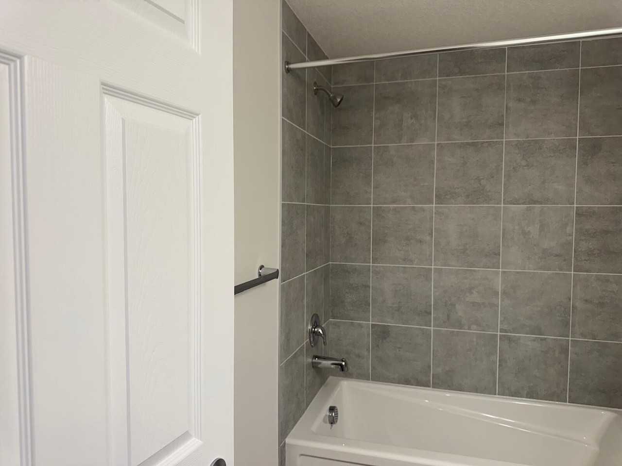 119 Cityside Cres Ne - Photo 7 of 12