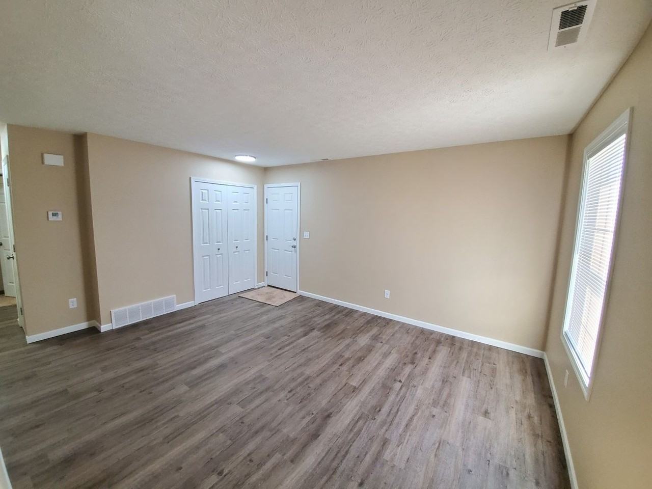 2507 Zircon St Ne #2507 - Photo 2 of 11