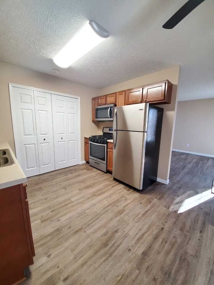 2507 Zircon St Ne #2507 - Photo 3 of 11