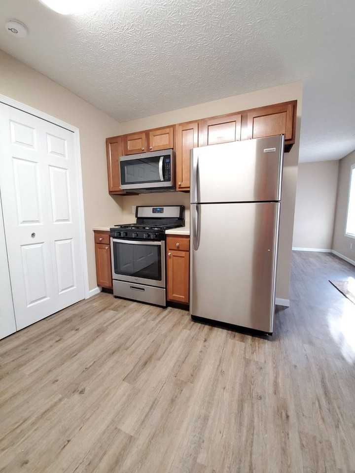2507 Zircon St Ne #2507 - Photo 5 of 11
