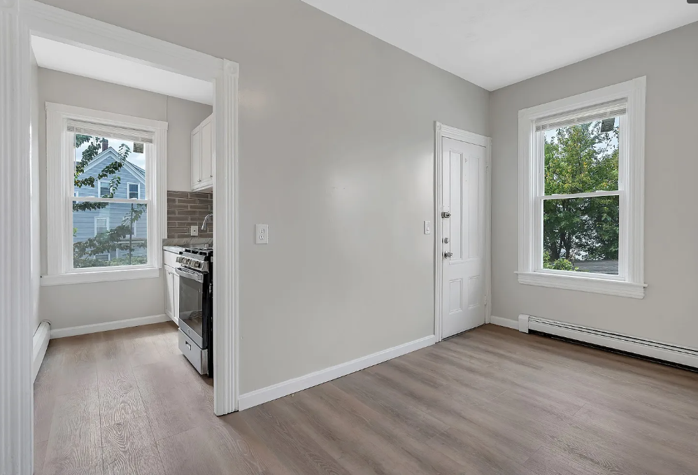 96 Centre St #2 - Photo 5 of 11
