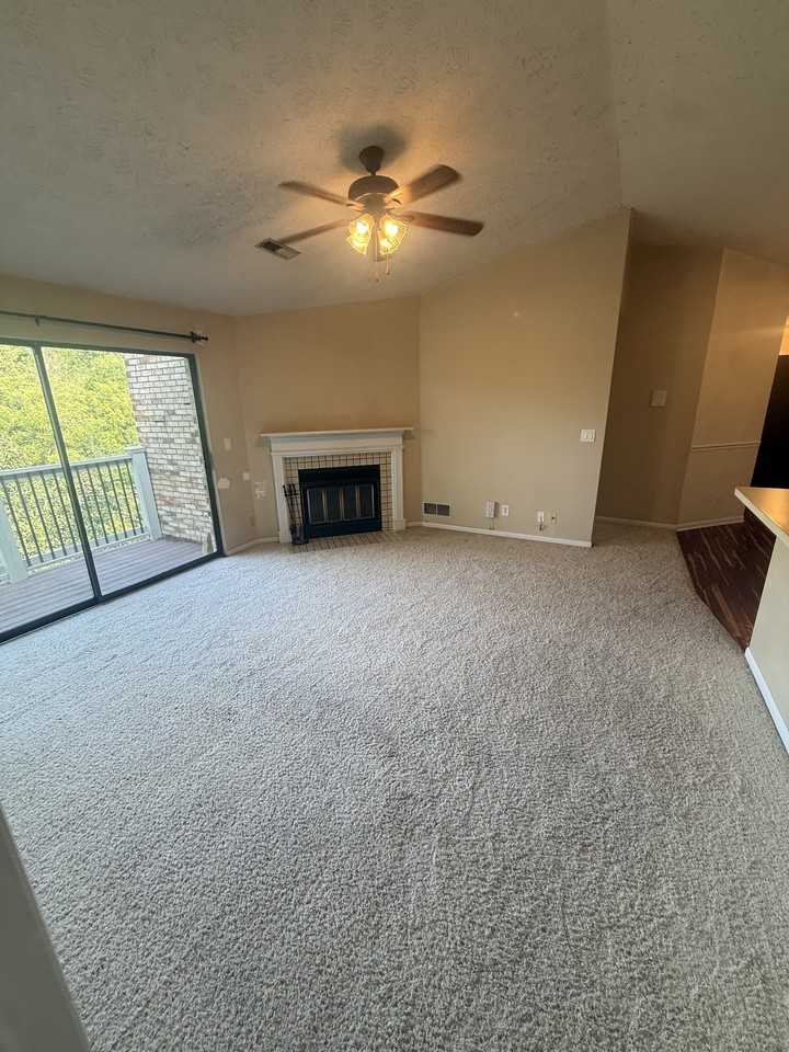 10 Woodland Hills Dr #10 - Photo 4 of 12