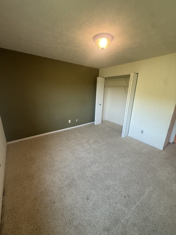 10 Woodland Hills Dr #10 - Photo 7 of 12