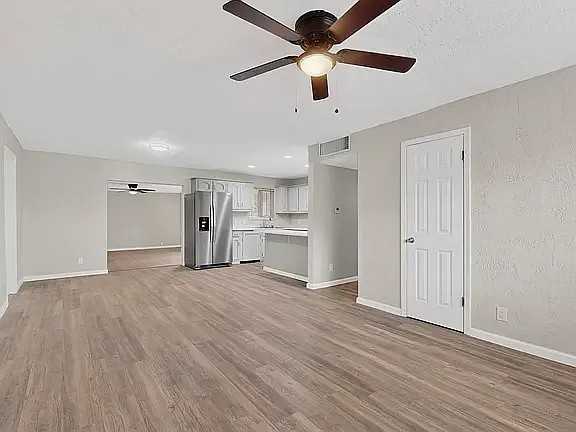 1920 Sanford Ave Sw #NA - Photo 7 of 31