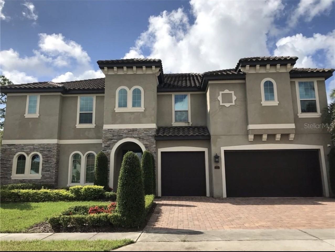 2323 Brickell Pl #NA - Photo 3 of 12