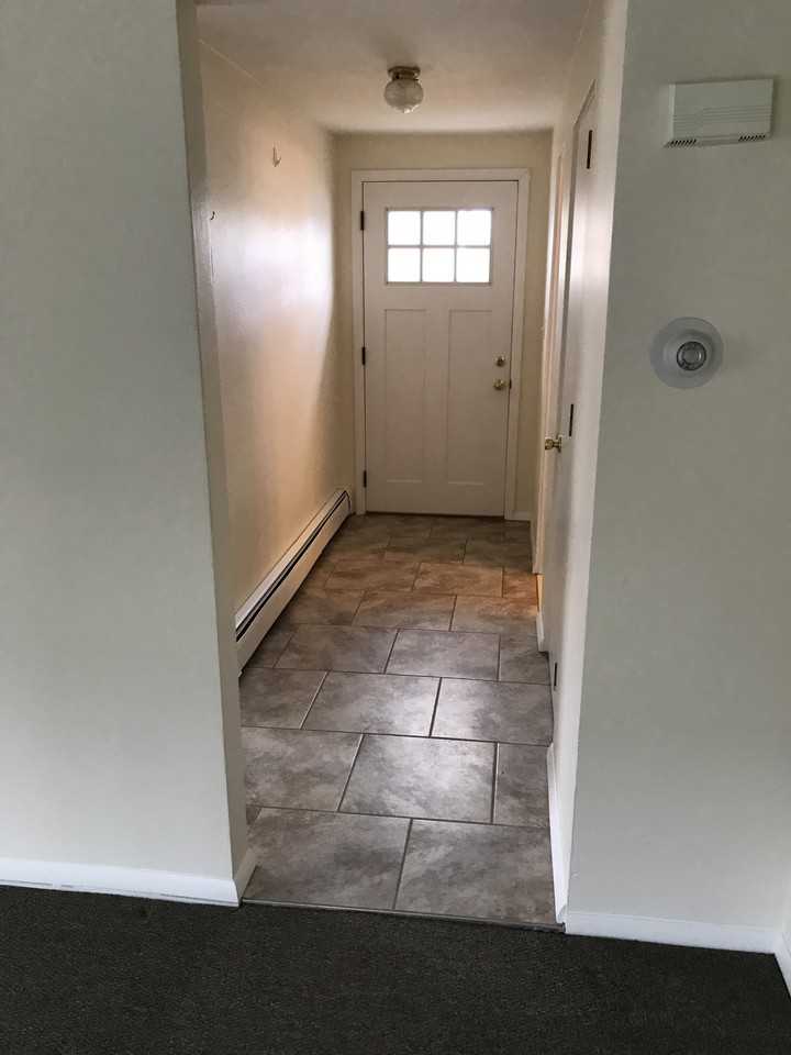 Squires Ave - Photo 2 of 10