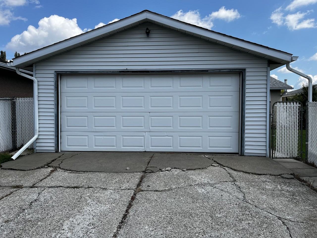 14932 81 St Nw - Photo 5 of 24
