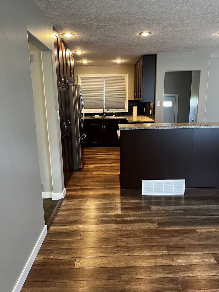 14932 81 St Nw - Photo 6 of 24