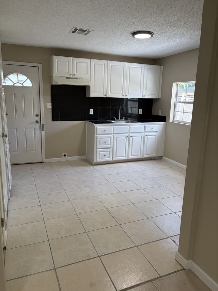 4650 Kendall Dr #NA - Photo 4 of 8