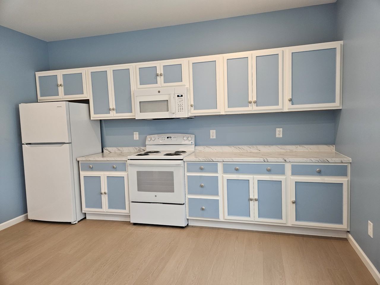 308 Hall St #A - Photo 3 of 11