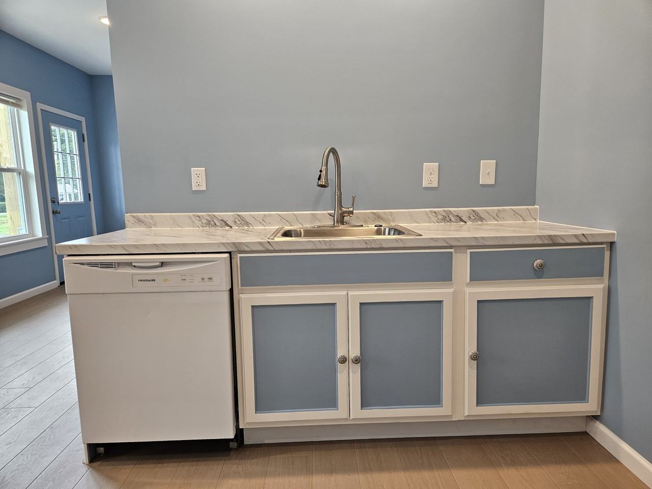 308 Hall St #A - Photo 5 of 11