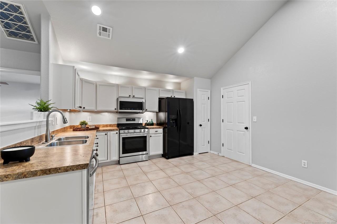 11110 N 143rd Avenue #NA - Photo 2 of 9
