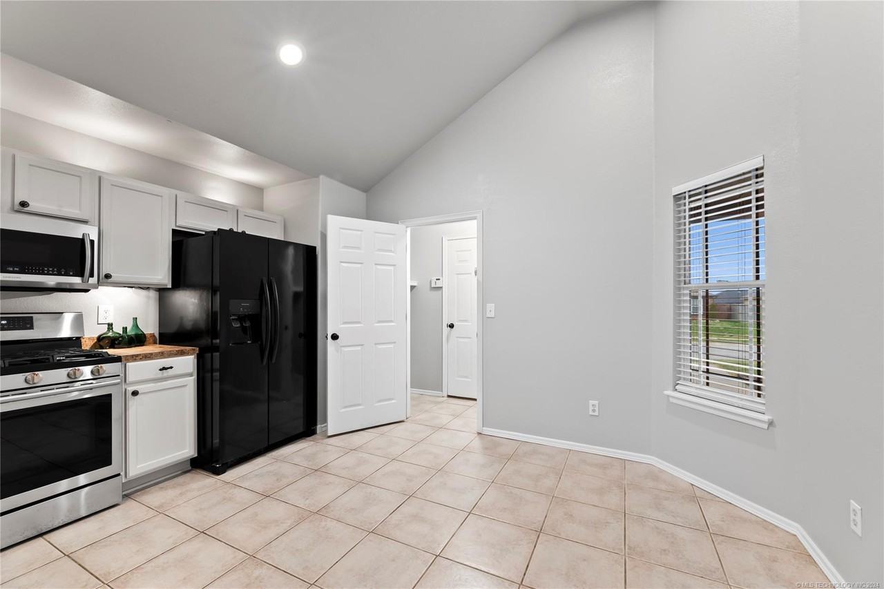 11110 N 143rd Avenue #NA - Photo 4 of 9