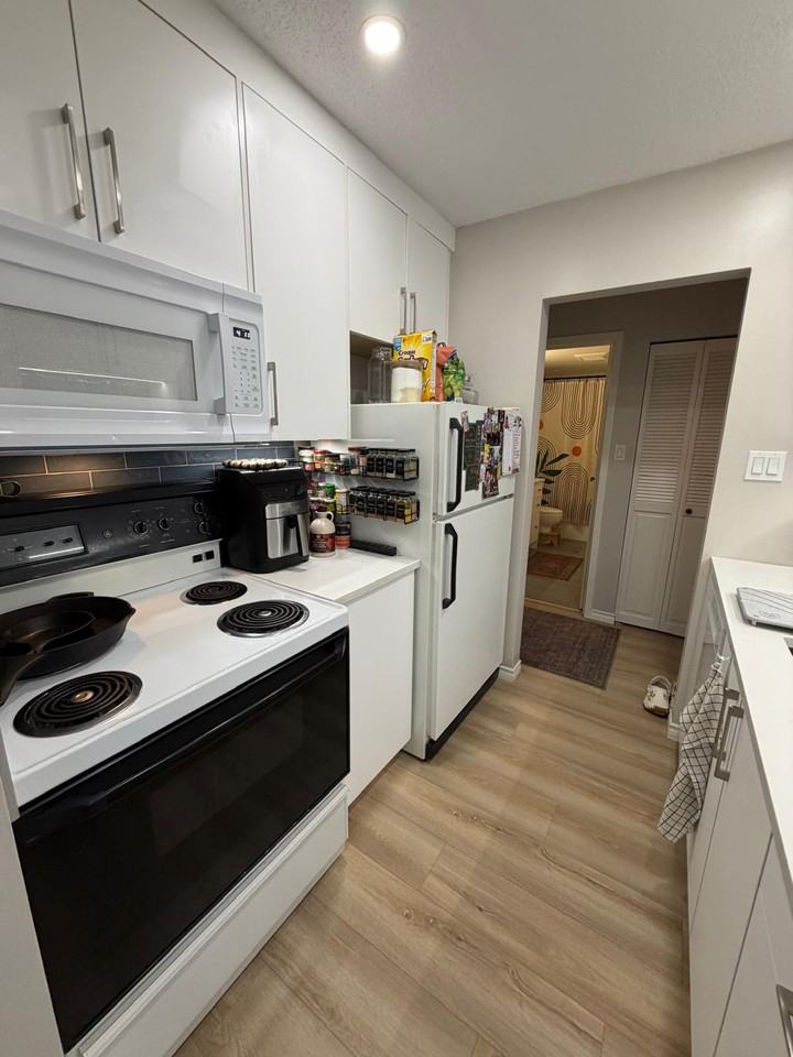 707 Gloucester Street #206 - Photo 4 of 13