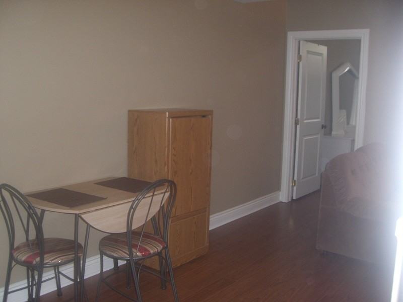 462 Rahul Crescent - Photo 4 of 9