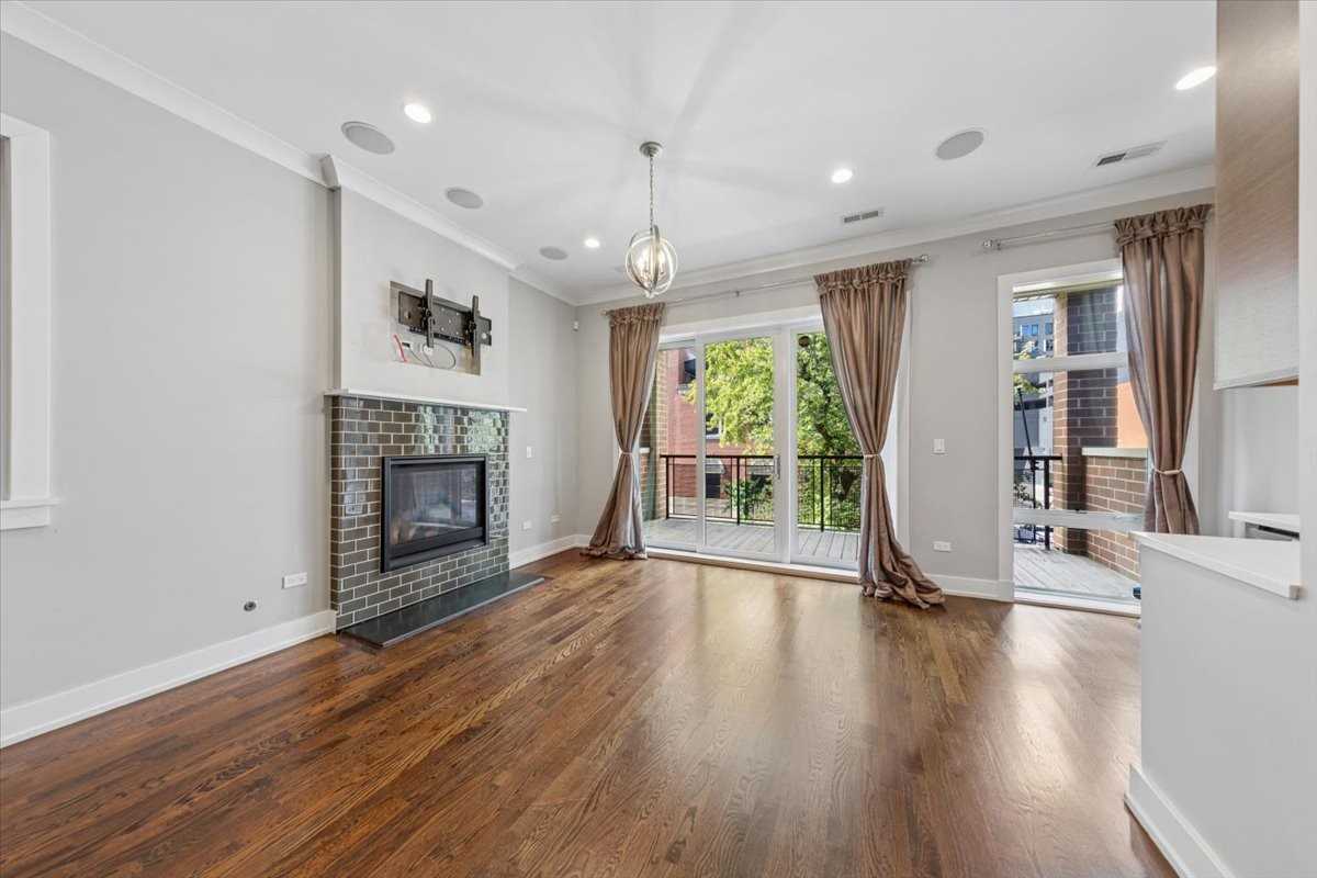 3541 N Sheffield Ave #2 - Photo 6 of 16