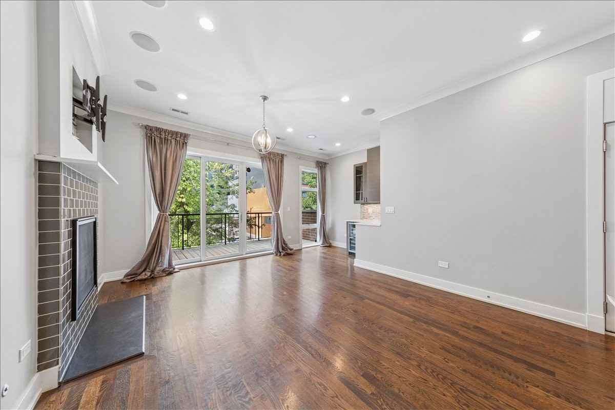 3541 N Sheffield Ave #2 - Photo 7 of 16