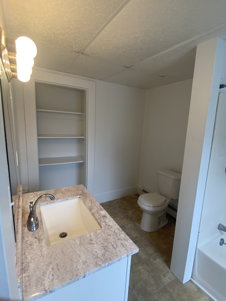 24 24 26 Ham St #4 - Photo 5 of 13