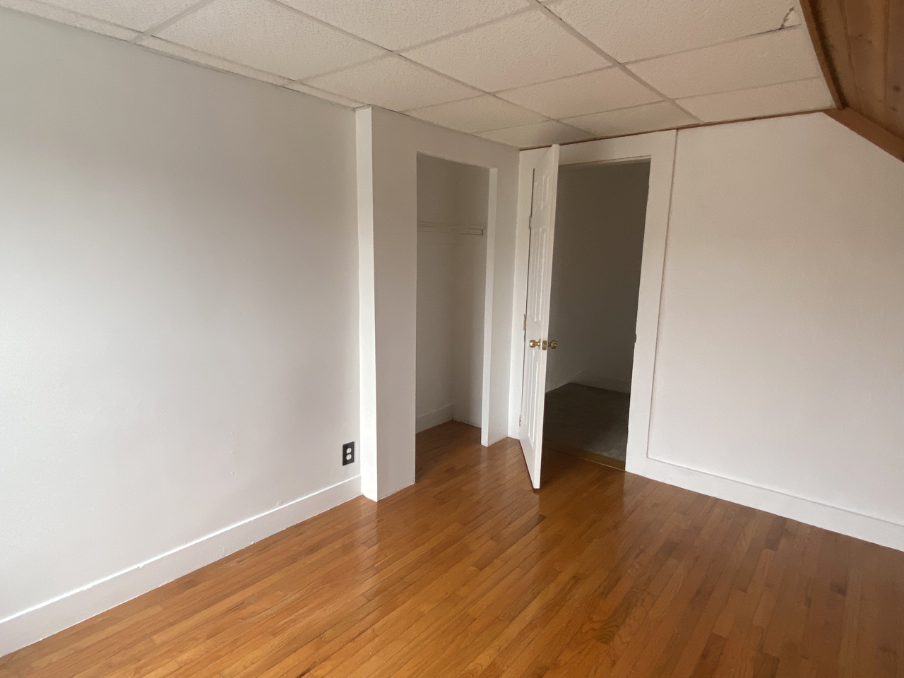24 24 26 Ham St #4 - Photo 7 of 13