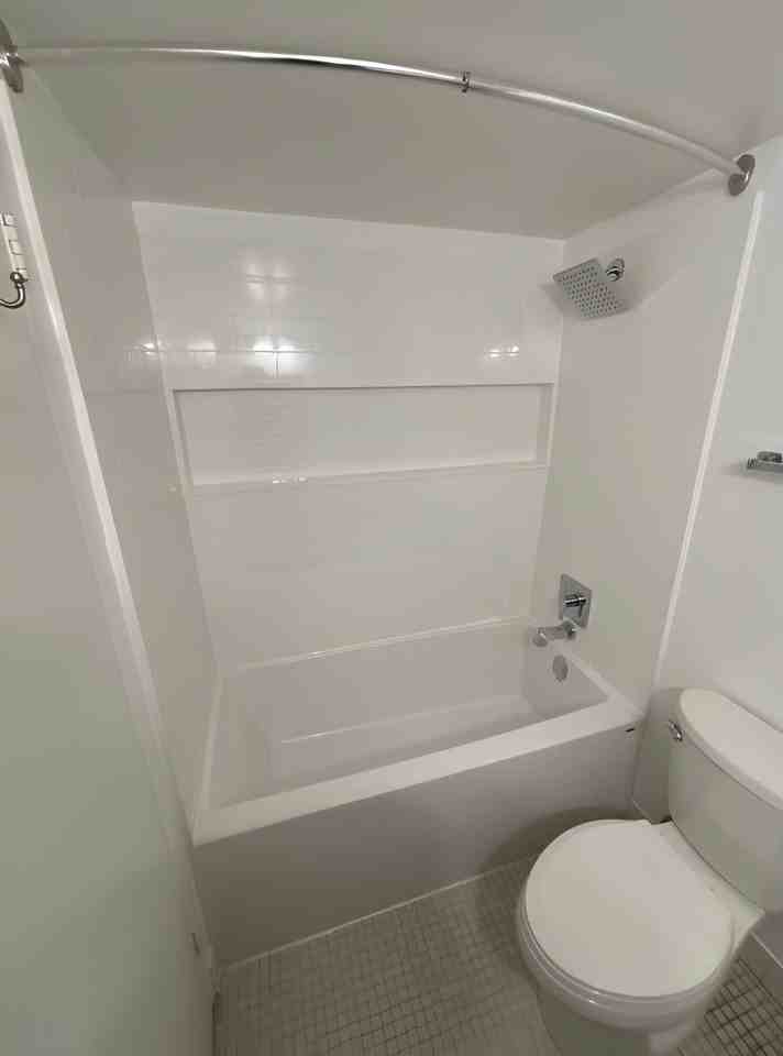 1535 Lakeshore Rd E - Photo 6 of 15