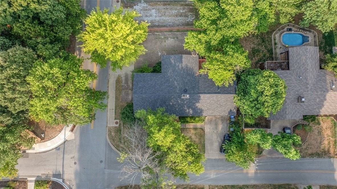 476 N Oliver Ave - Photo 3 of 28