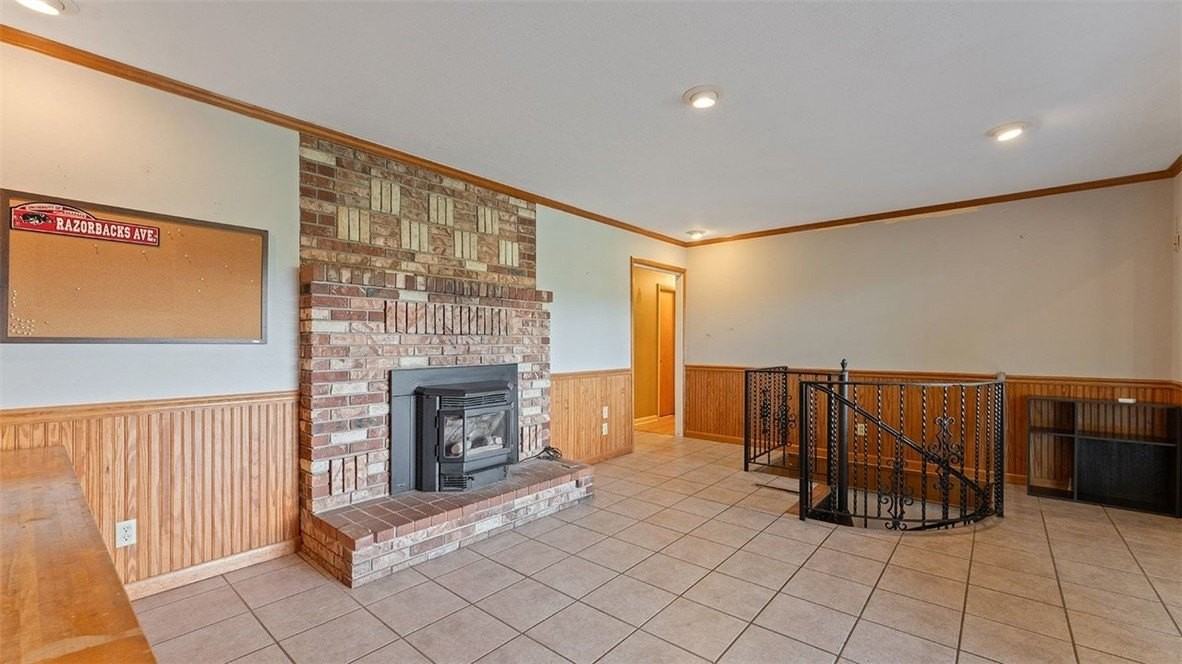476 N Oliver Ave - Photo 6 of 28
