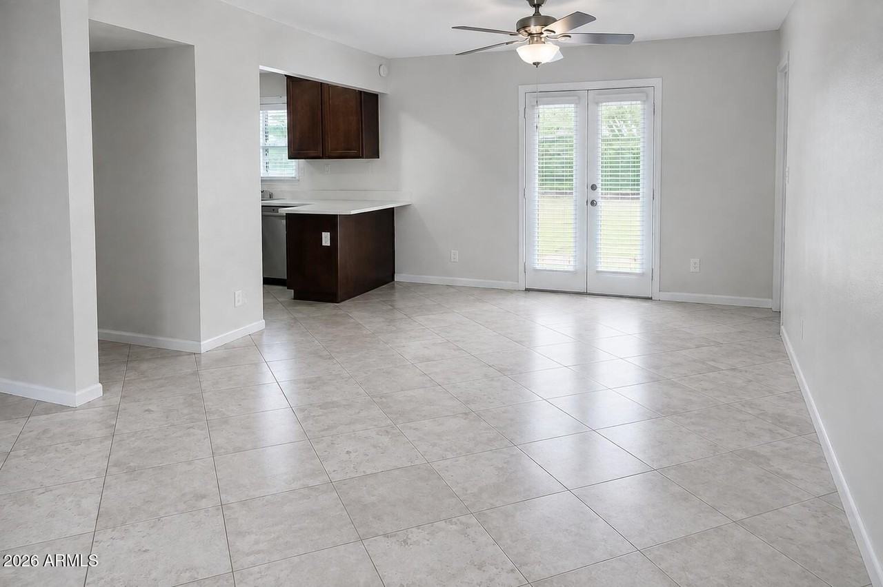 4326 E Glenrosa Ave - Photo 6 of 24