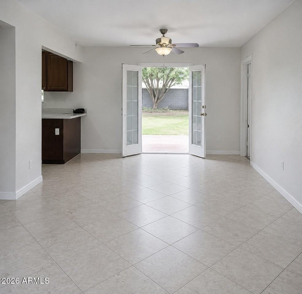4326 E Glenrosa Ave - Photo 7 of 24