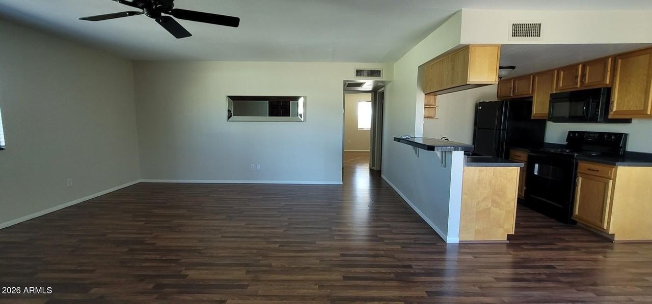 14236 N Oakwood Ln - Photo 3 of 11