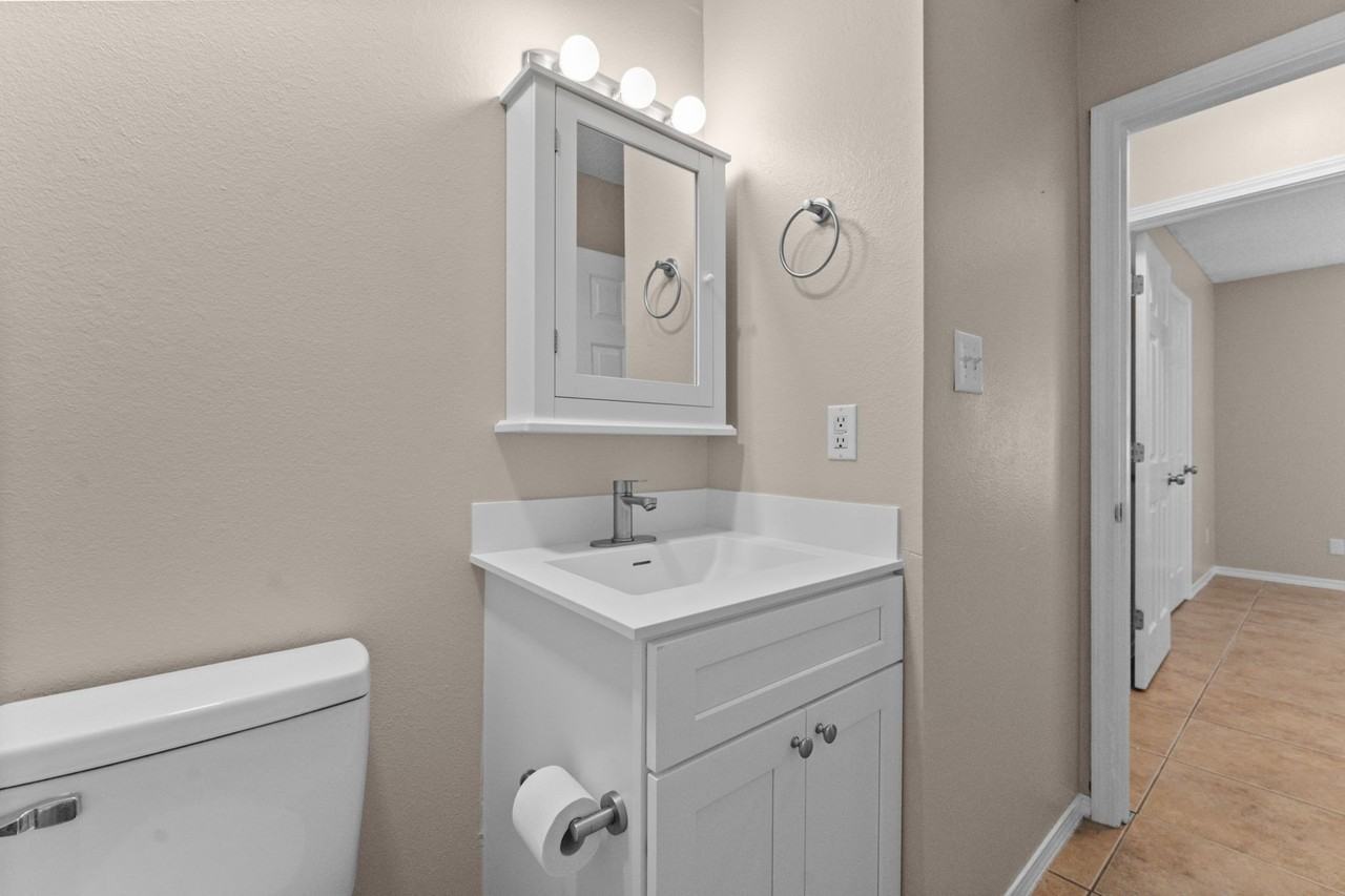 20952 Liberty Ln - Photo 3 of 30