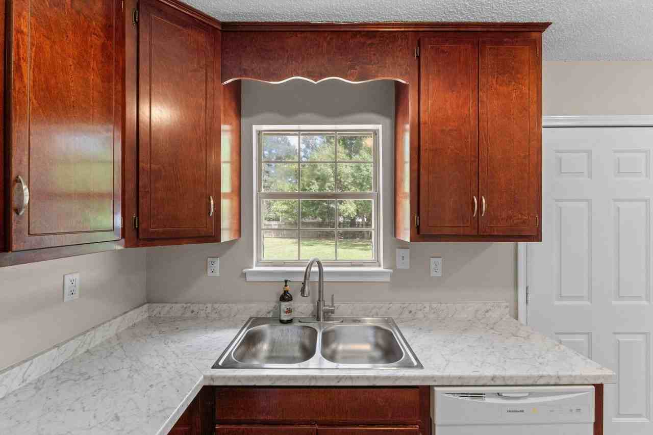 20952 Liberty Ln - Photo 7 of 30