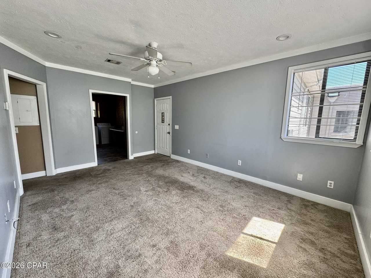 422 Magnolia Ave #3 - Photo 3 of 11