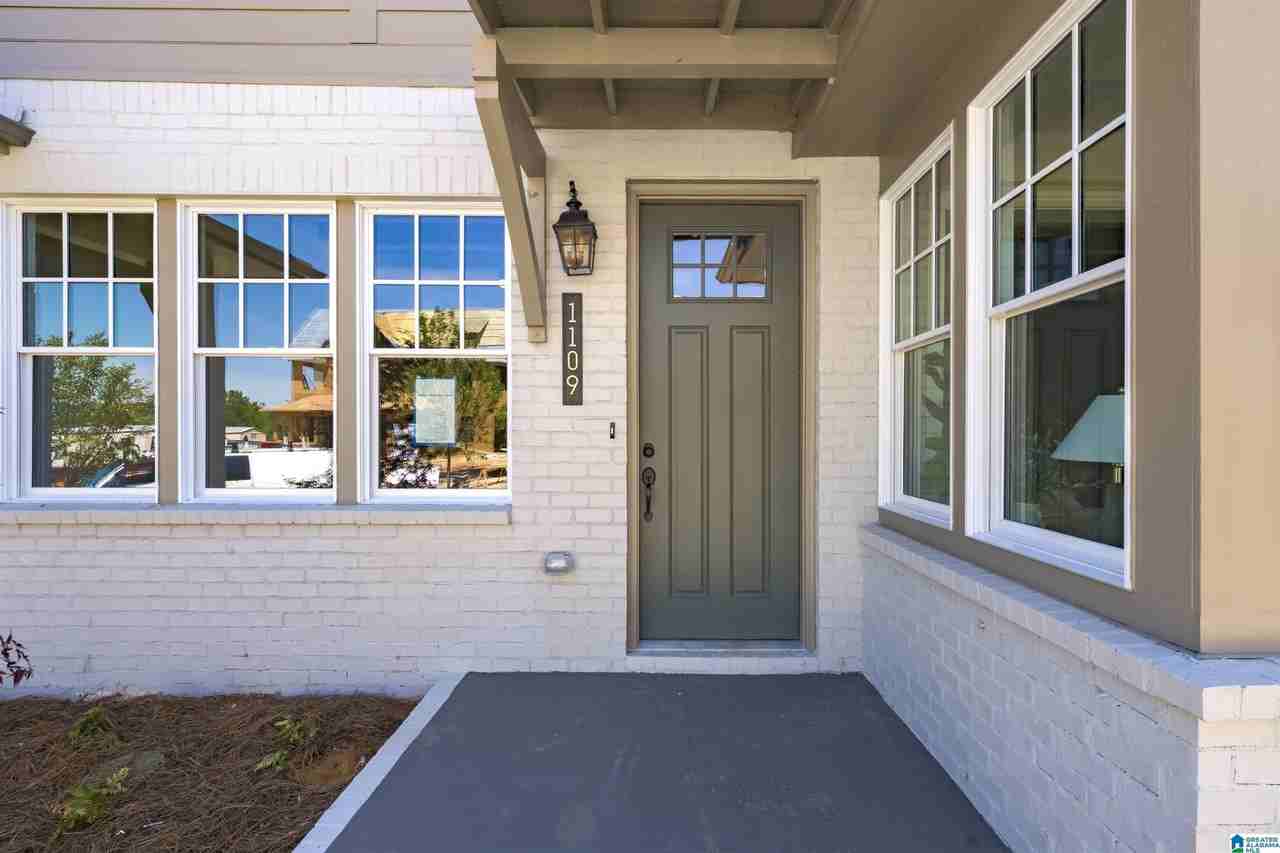 1109 Windsor Sq - Photo 4 of 23