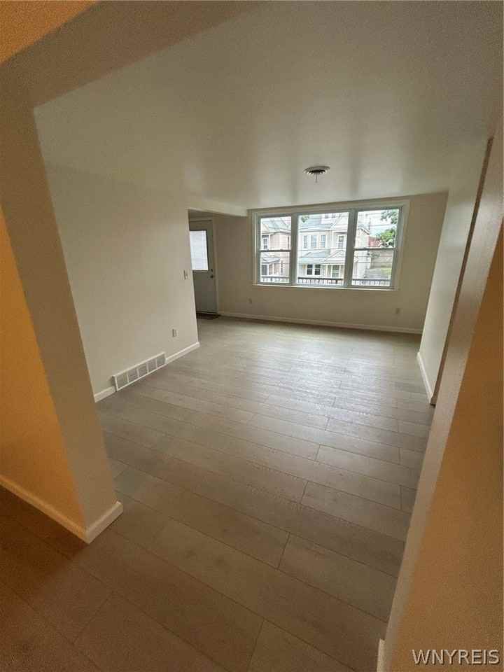 286 Normal Ave - Photo 6 of 17