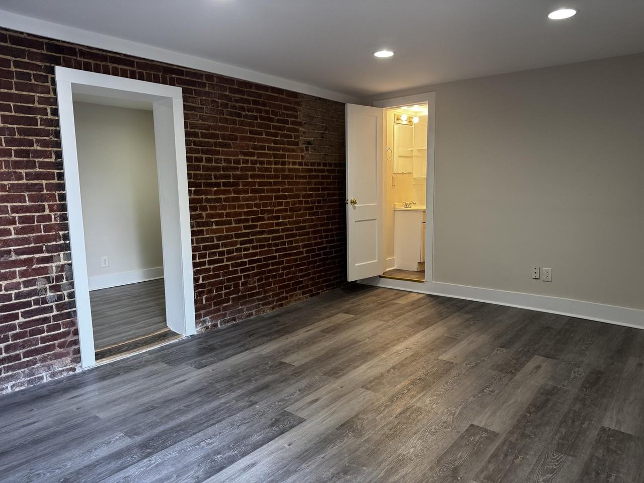 820 Oak St #6 - Photo 2 of 4