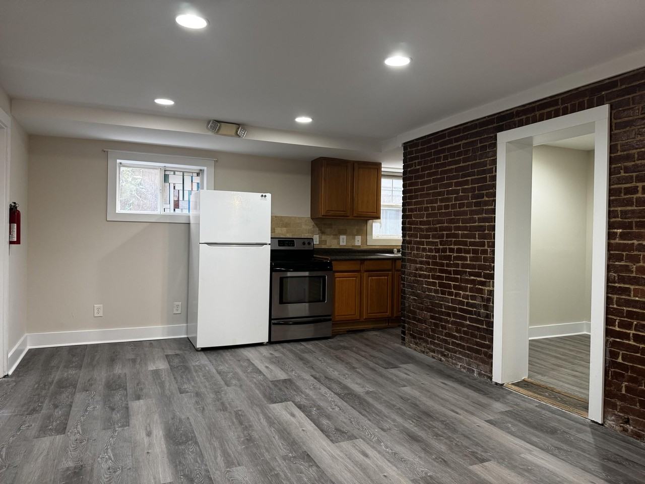820 Oak St #6 - Photo 3 of 4