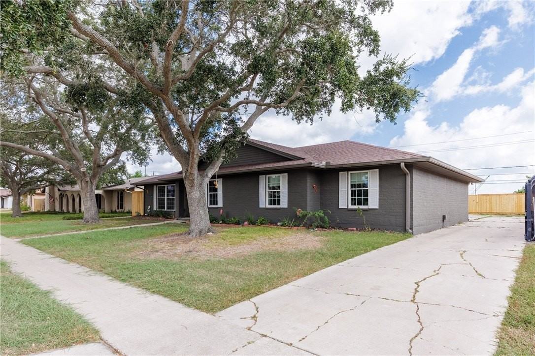 6702 Sahara Dr - Photo 3 of 40