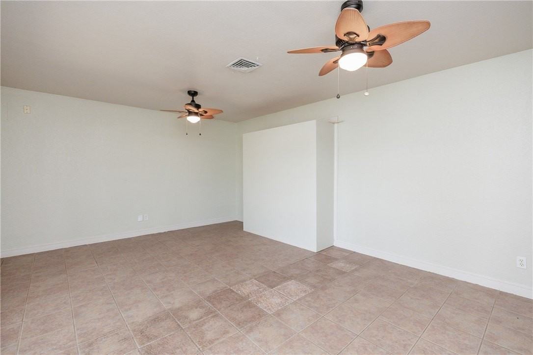 6702 Sahara Dr - Photo 4 of 40
