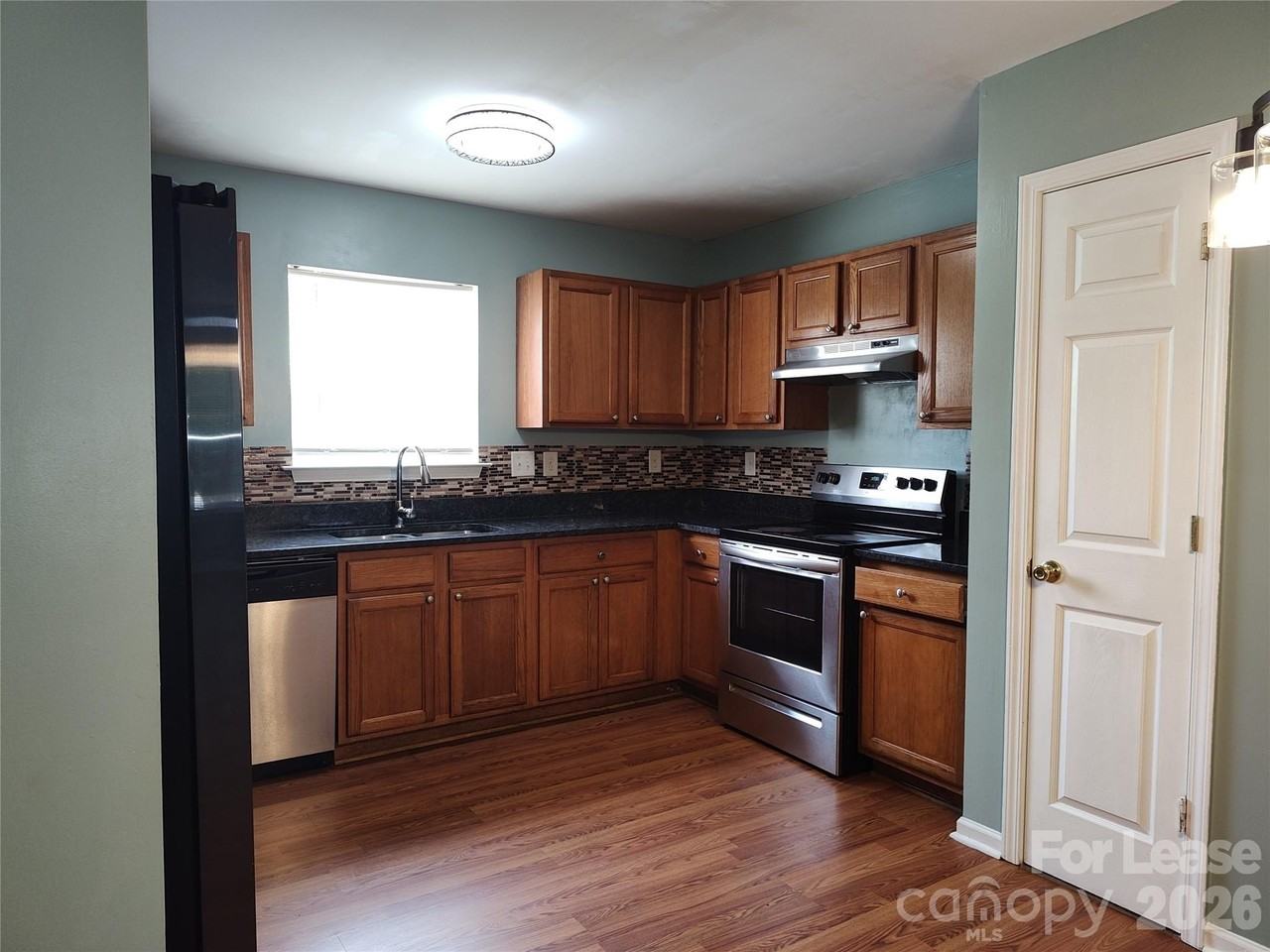 5226 Beam Lake Dr - Photo 4 of 28