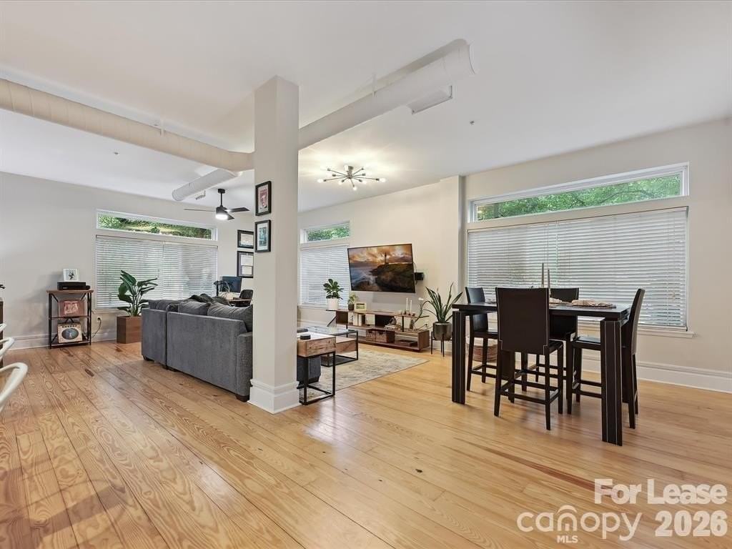 404 N Laurel Ave #11 - Photo 3 of 21