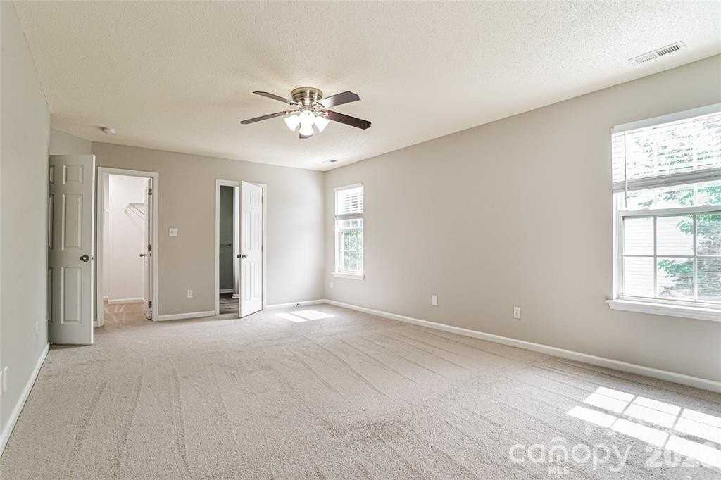 12125 Winghurst Dr - Photo 4 of 36