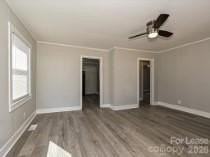 924 Aileen Cir - Photo 2 of 12