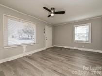 924 Aileen Cir - Photo 3 of 12