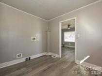 924 Aileen Cir - Photo 7 of 12