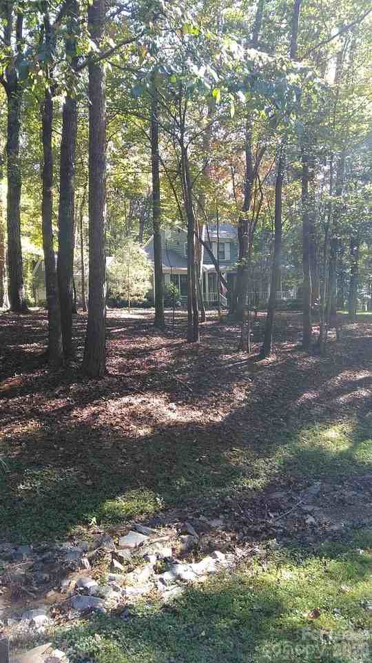 433 Raintree Dr - Photo 2 of 30