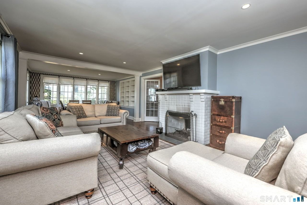 1 Nash Pl - Photo 2 of 25