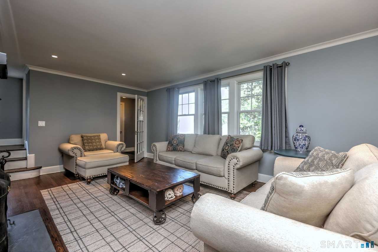 1 Nash Pl - Photo 3 of 25