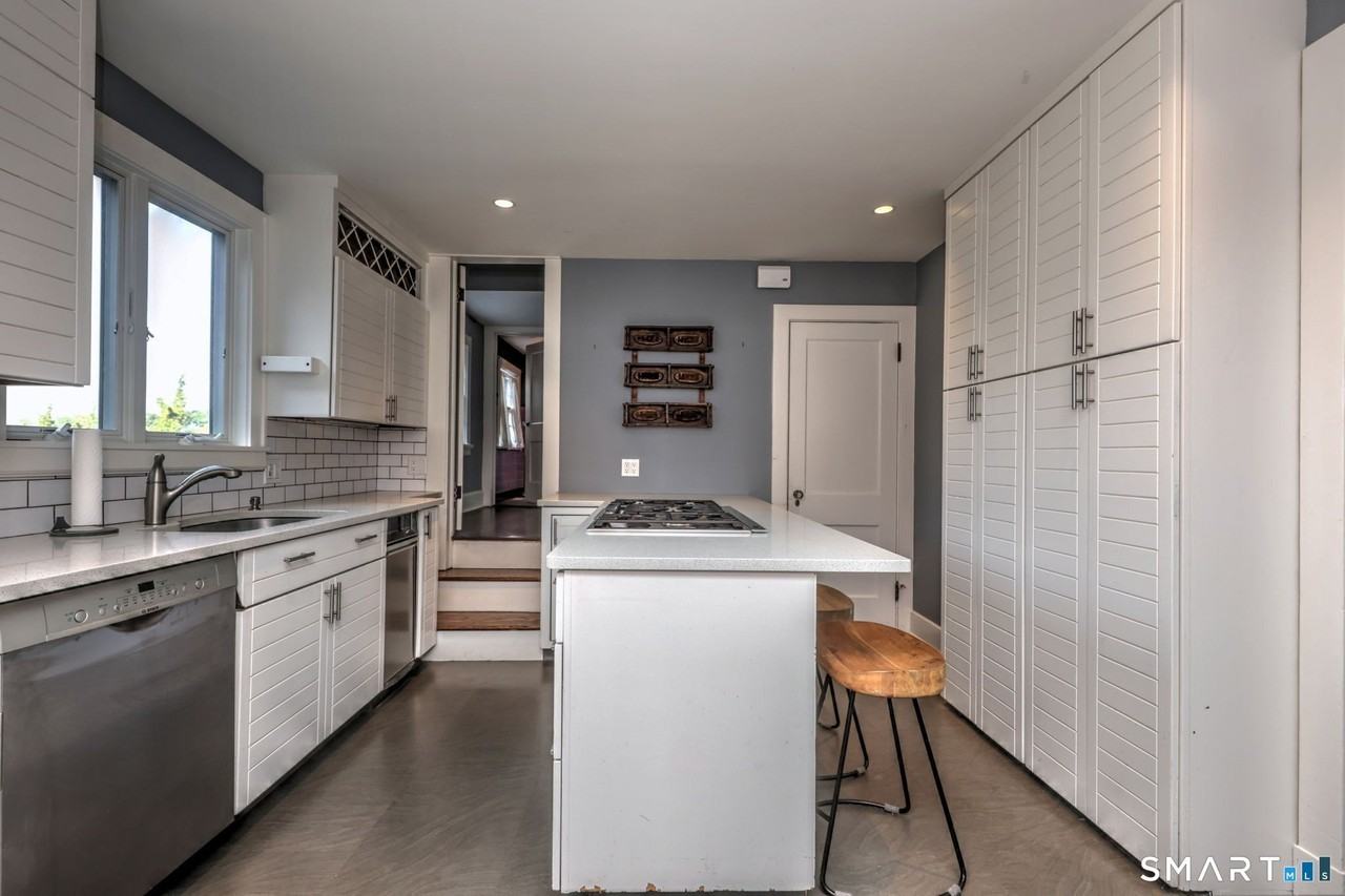 1 Nash Pl - Photo 7 of 25